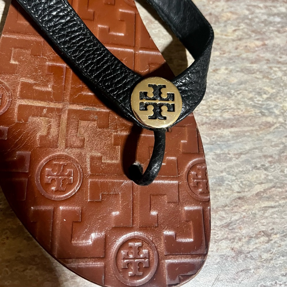 Tory Burch Black Leather Thong Sandals with Gold Accent - Picture 5 of 16